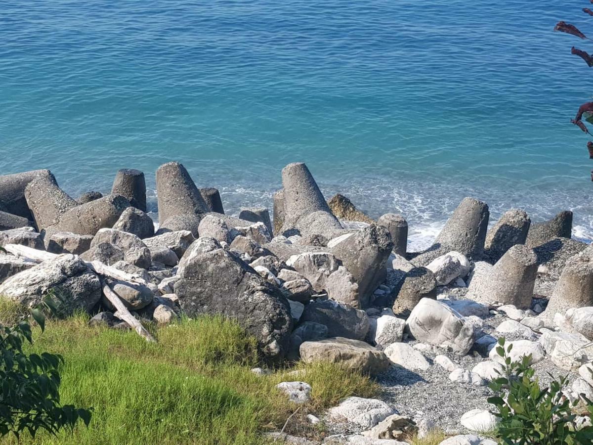 Гостевой Дом Мимоза Gagra Bagian luar foto